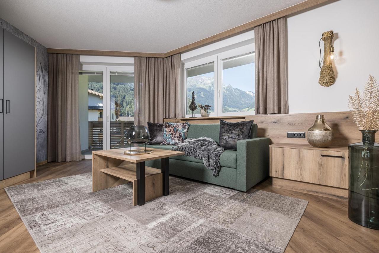Hotel Viktoria & Landhaus Joggl Mayrhofen Buitenkant foto