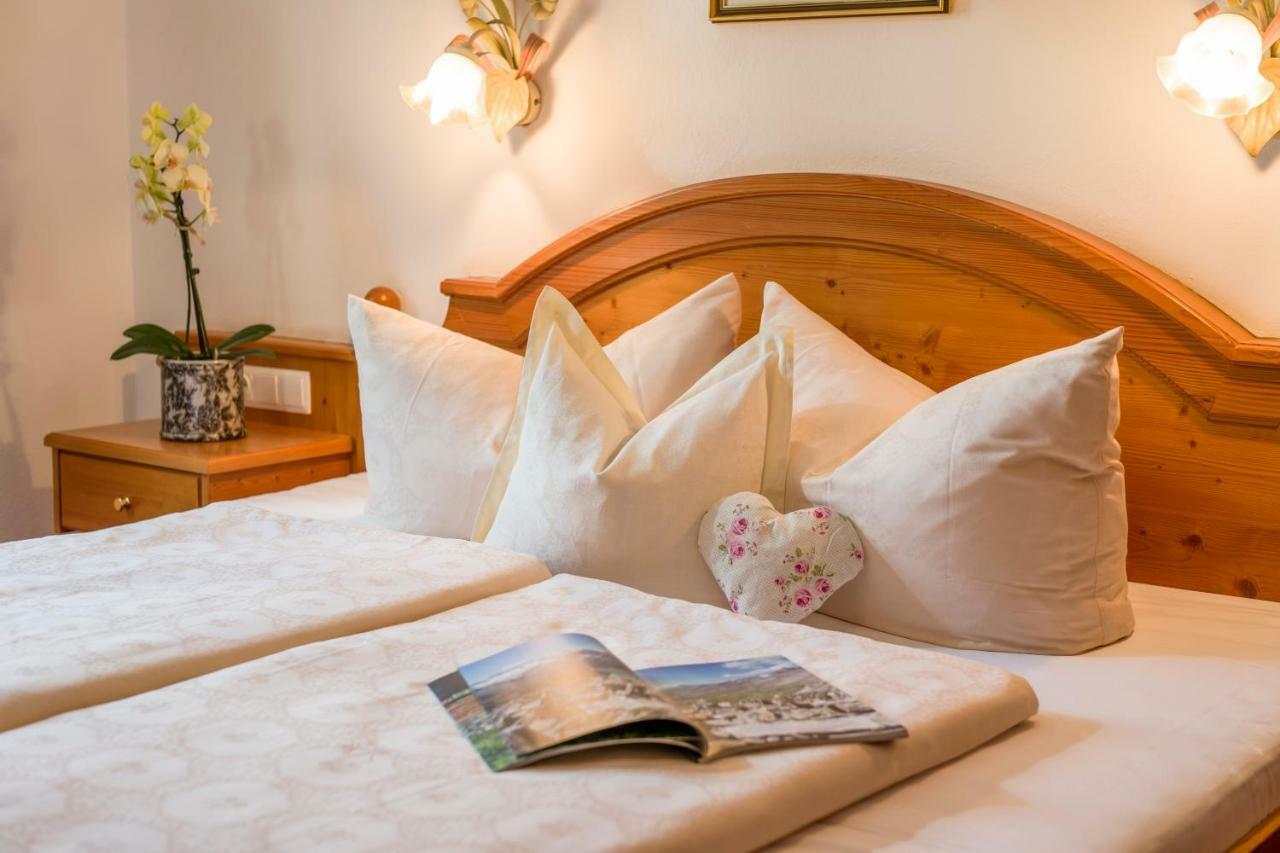 Hotel Viktoria & Landhaus Joggl Mayrhofen Buitenkant foto
