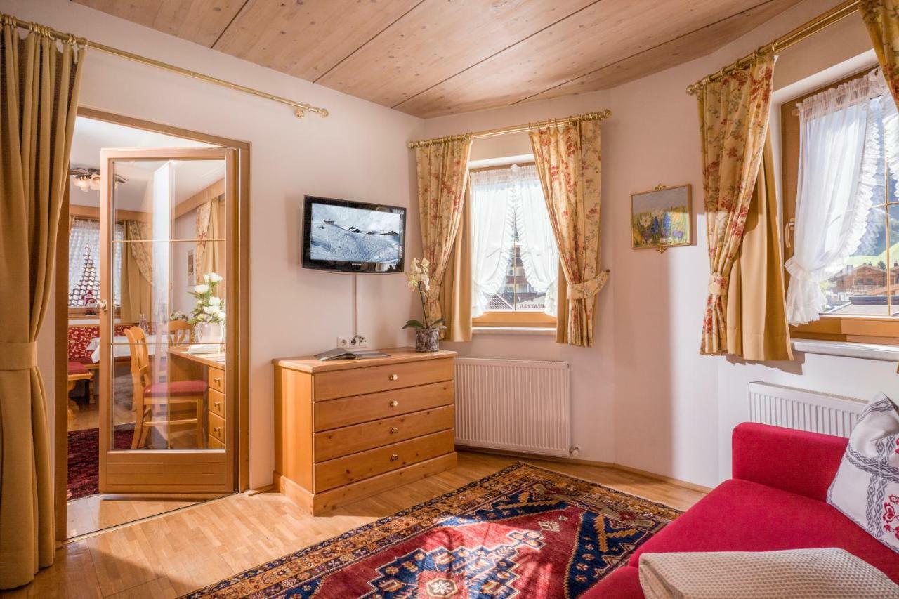 Hotel Viktoria & Landhaus Joggl Mayrhofen Buitenkant foto