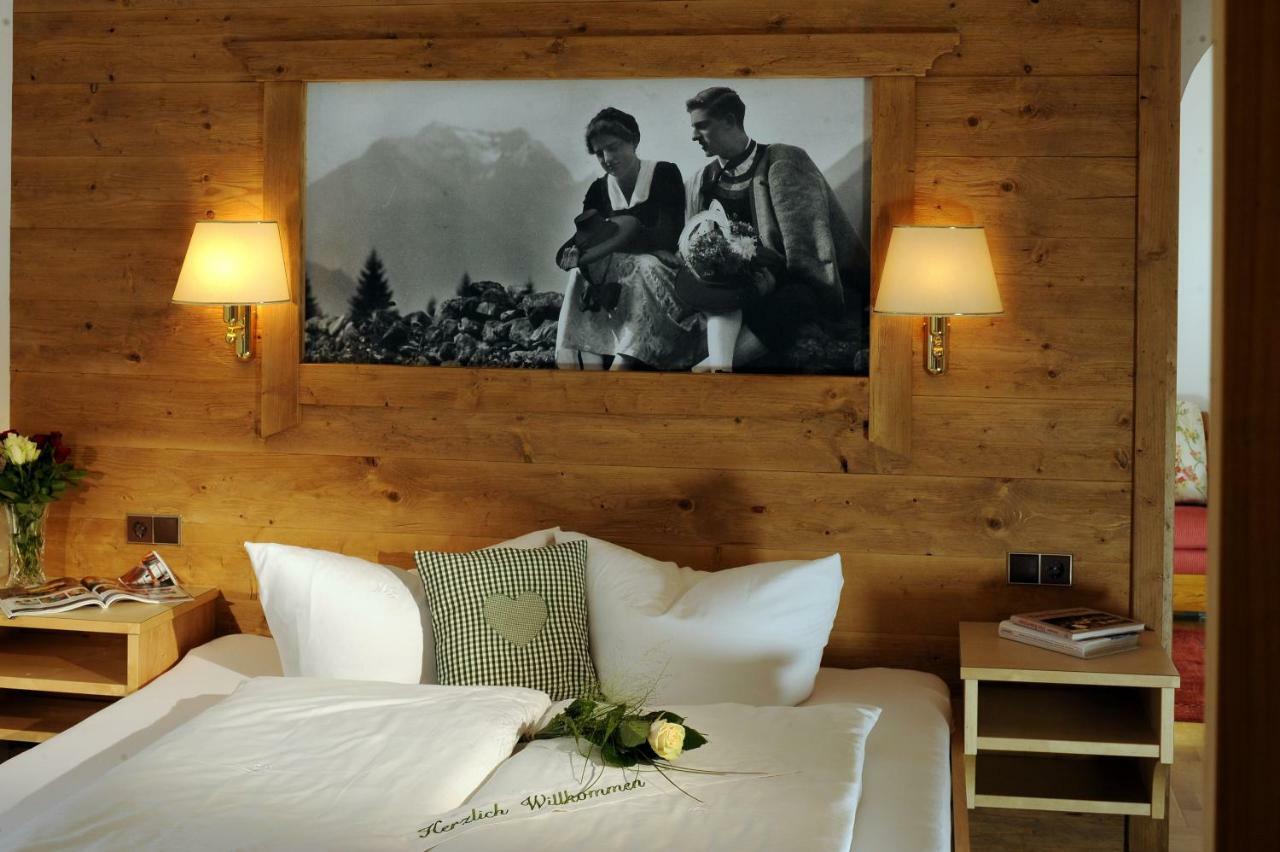 Hotel Viktoria & Landhaus Joggl Mayrhofen Buitenkant foto