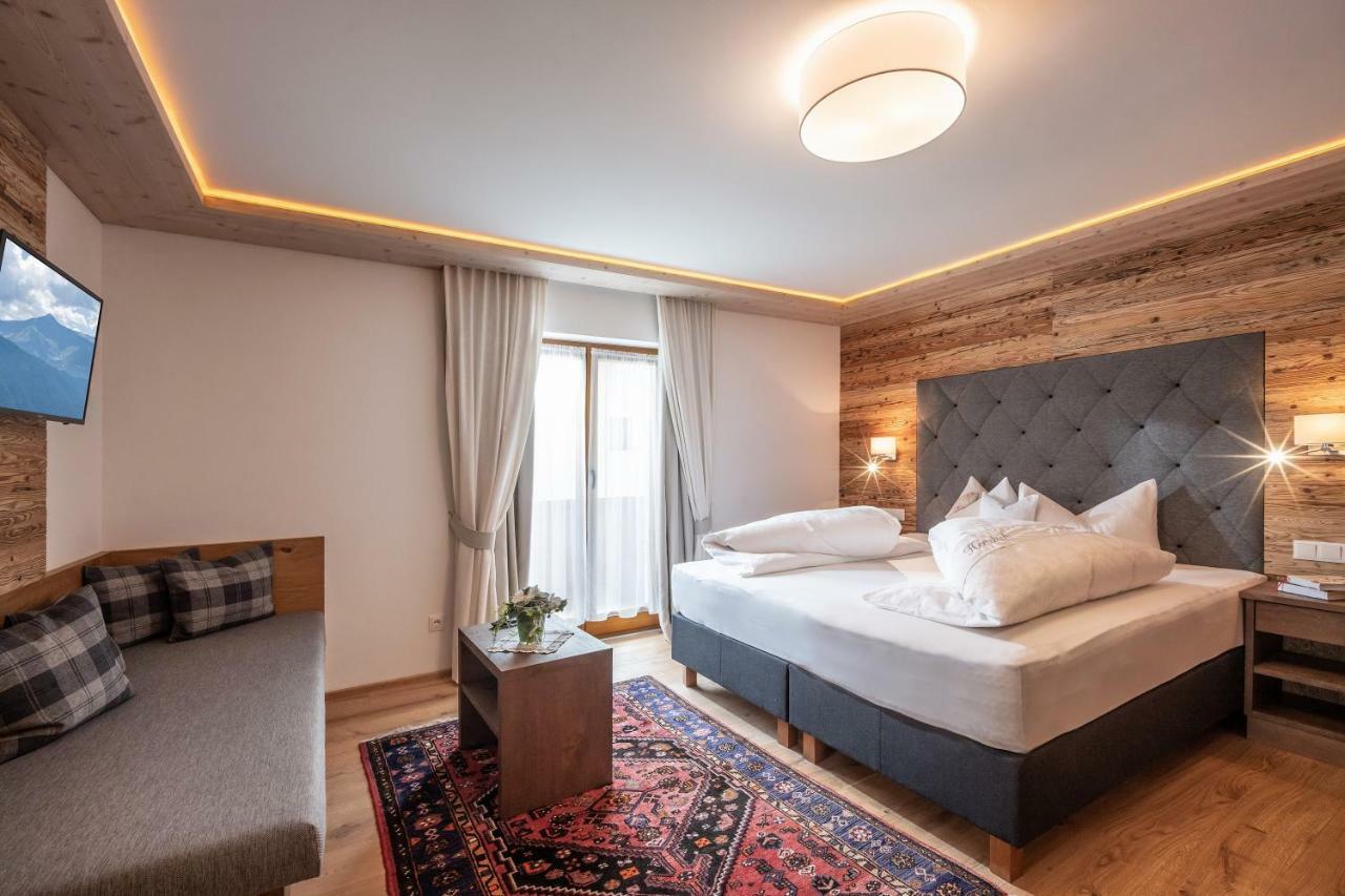 Hotel Viktoria & Landhaus Joggl Mayrhofen Buitenkant foto