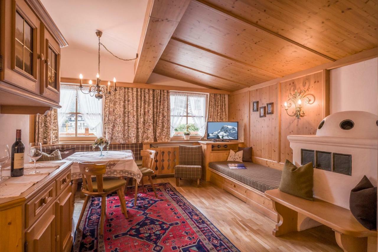 Hotel Viktoria & Landhaus Joggl Mayrhofen Buitenkant foto