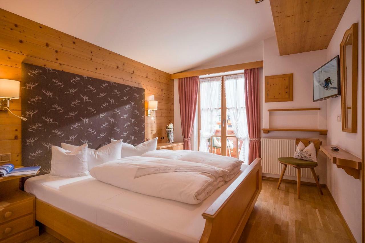 Hotel Viktoria & Landhaus Joggl Mayrhofen Buitenkant foto