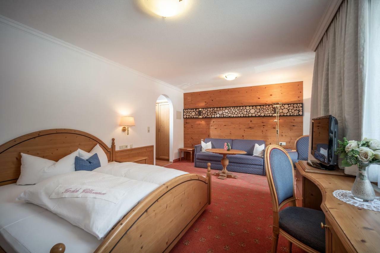 Hotel Viktoria & Landhaus Joggl Mayrhofen Buitenkant foto