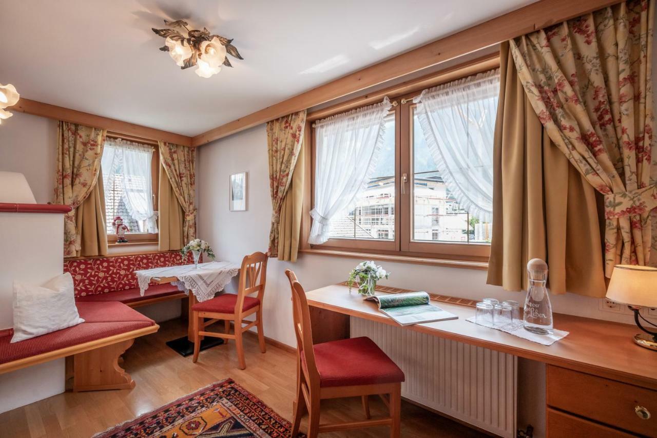 Hotel Viktoria & Landhaus Joggl Mayrhofen Buitenkant foto