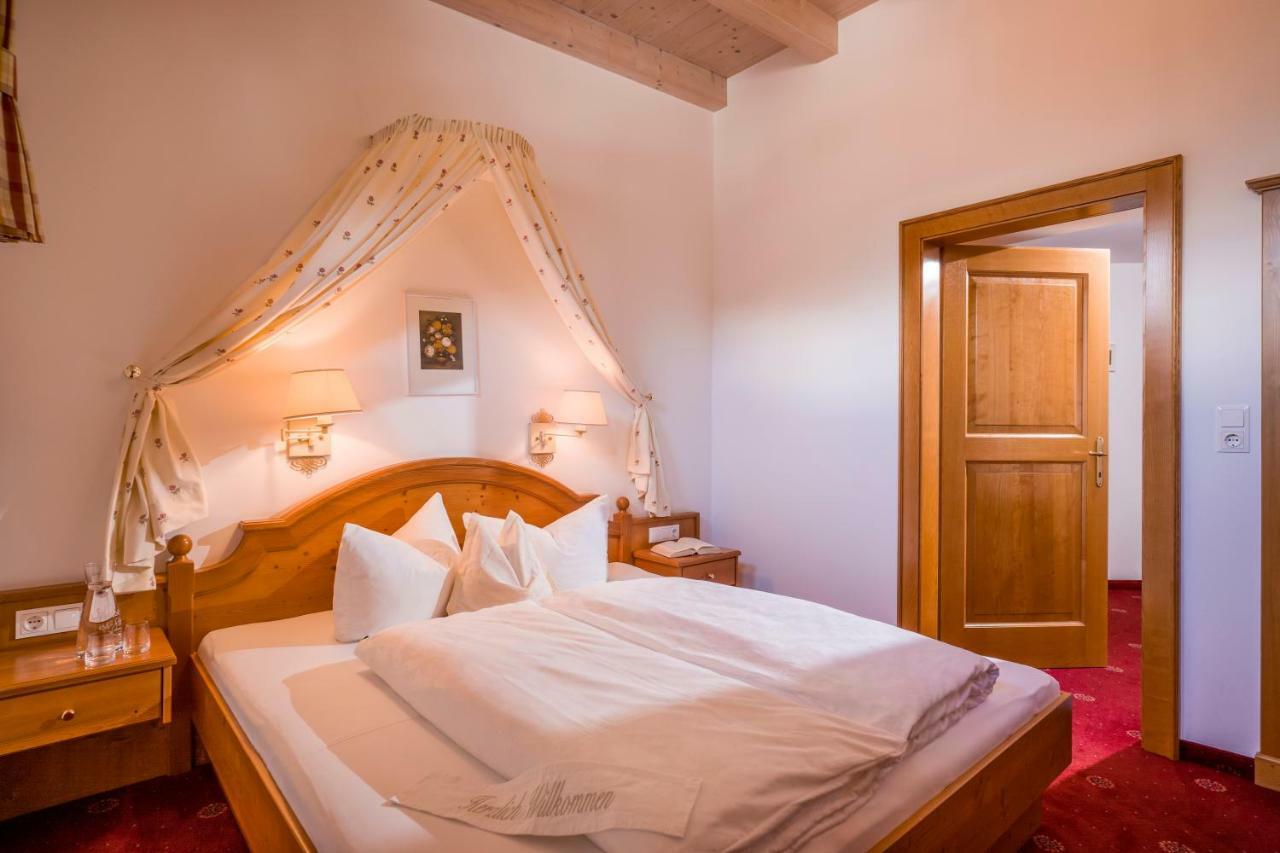 Hotel Viktoria & Landhaus Joggl Mayrhofen Buitenkant foto