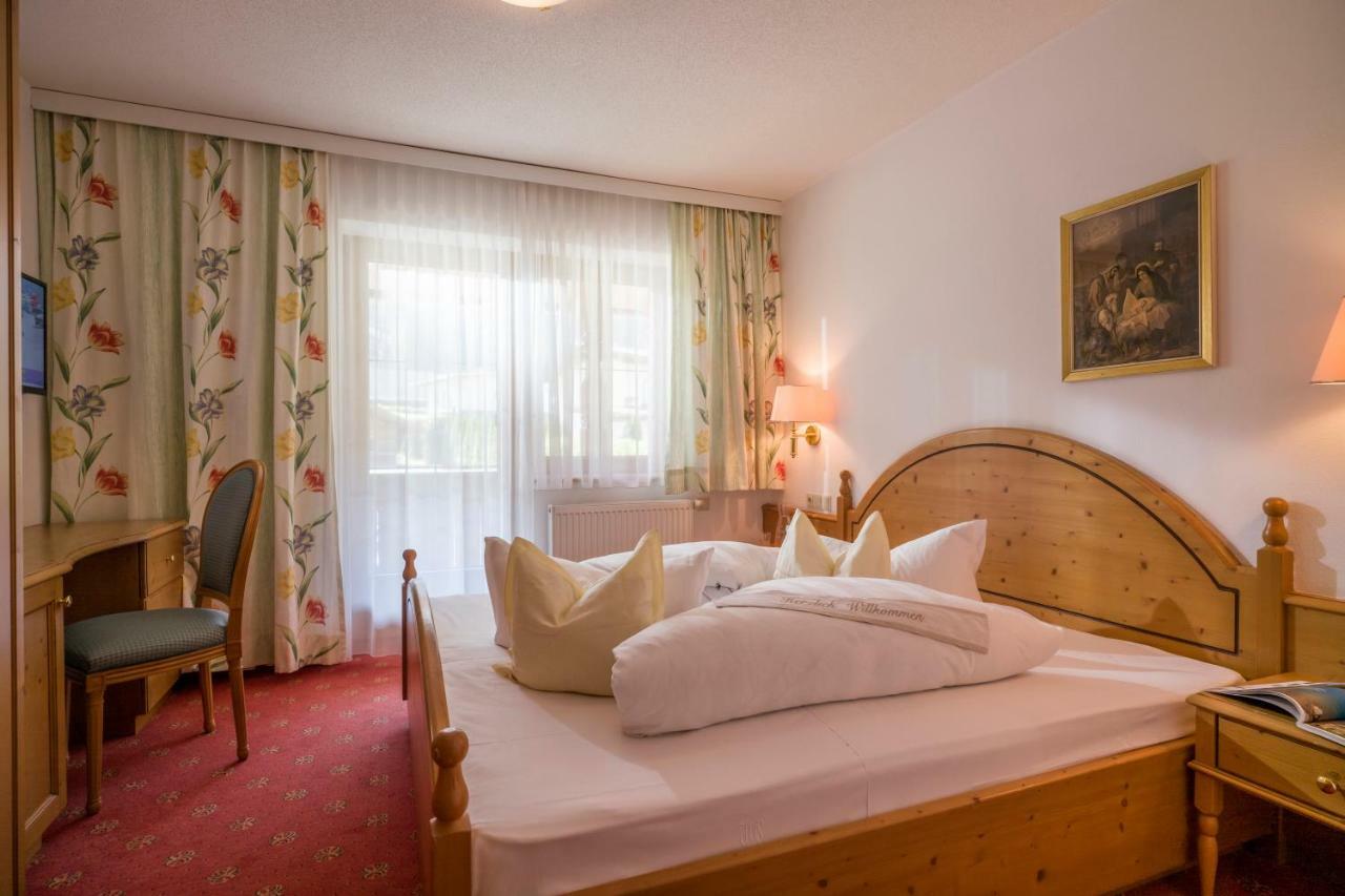 Hotel Viktoria & Landhaus Joggl Mayrhofen Buitenkant foto