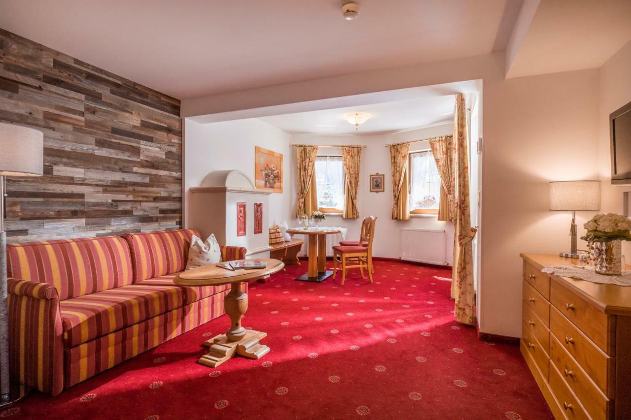 Hotel Viktoria & Landhaus Joggl Mayrhofen Buitenkant foto